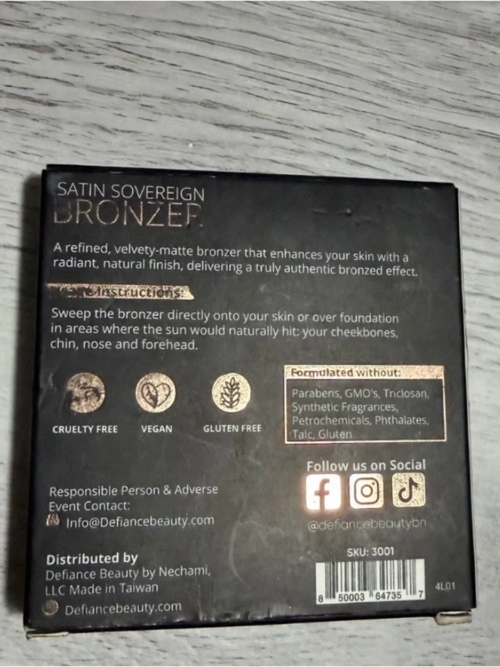 DefianceBeauty Satin Sovereign Bronzer - Brown